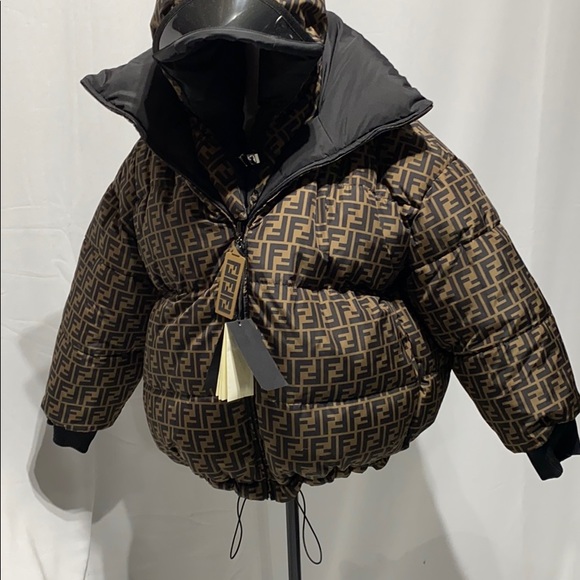 ❌SOLD ❌.  Size-S Fendi Reversible printed down jacket - Picture 13 of 13